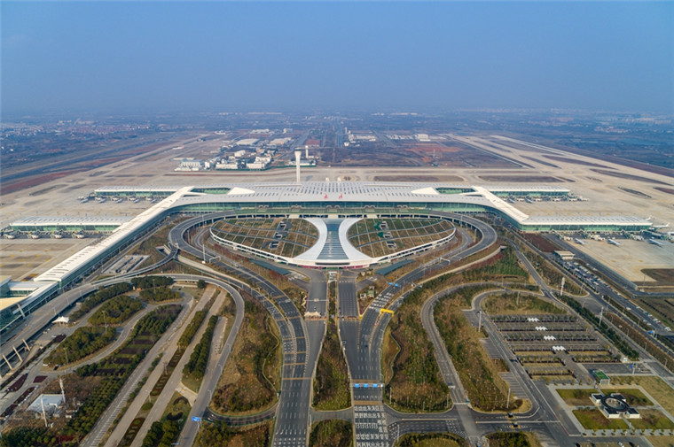 1月28日,航拍武汉天河国际机场. 远征 摄