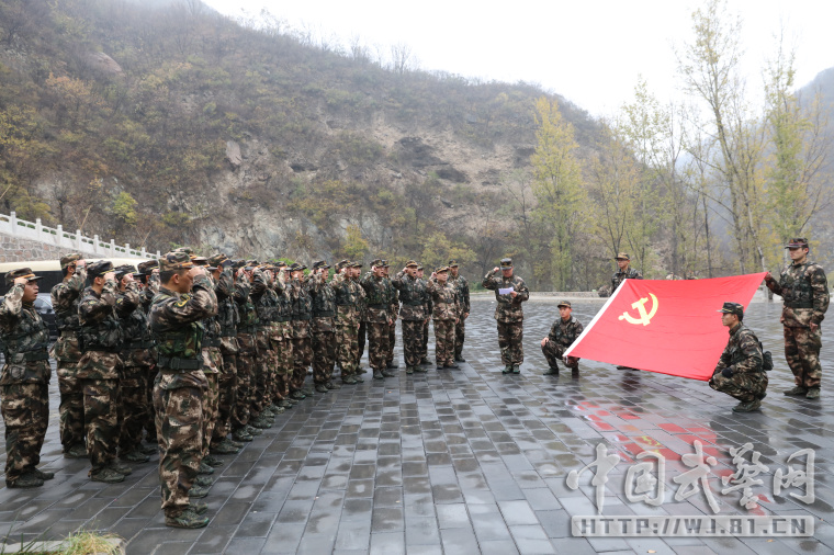 武警北京指挥学院组织2015届国防生长途奔