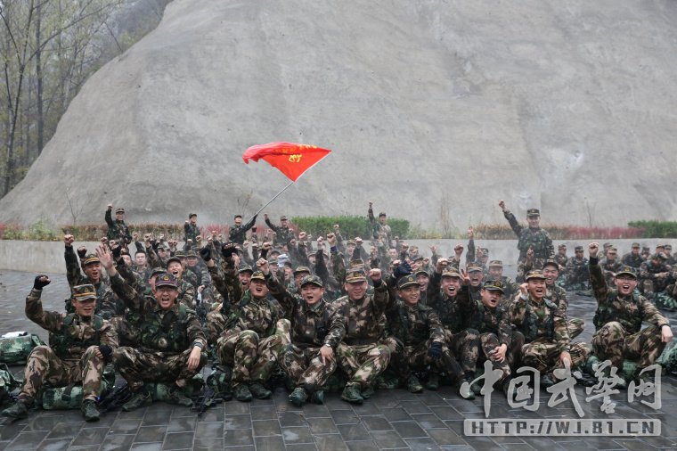 武警北京指挥学院组织2015届国防生长途奔